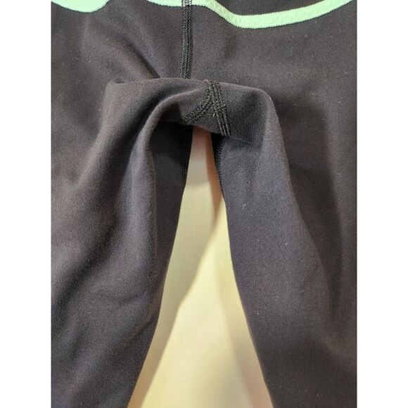 Lululemon Roll Out Crop Leggings Size 6 Black and Mint Green - Picture 6 of 7